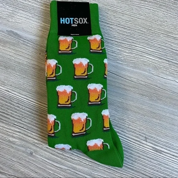 Mens green and beer mugs novelty socks great for St. Patrick’s day SAME DAY SHIP - Picture 1 of 5